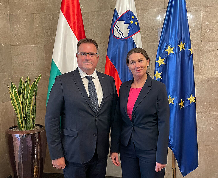 Predsednik VRI Madžarske dr. László Windisch in predsednica računskega sodišča Jana Ahčin