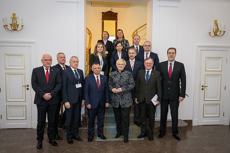 Skupinska fotografija nekaterih udeležencev konference.