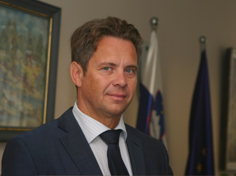 Tomaž Vesel, predsednik Tomaž Vesel, predsednik